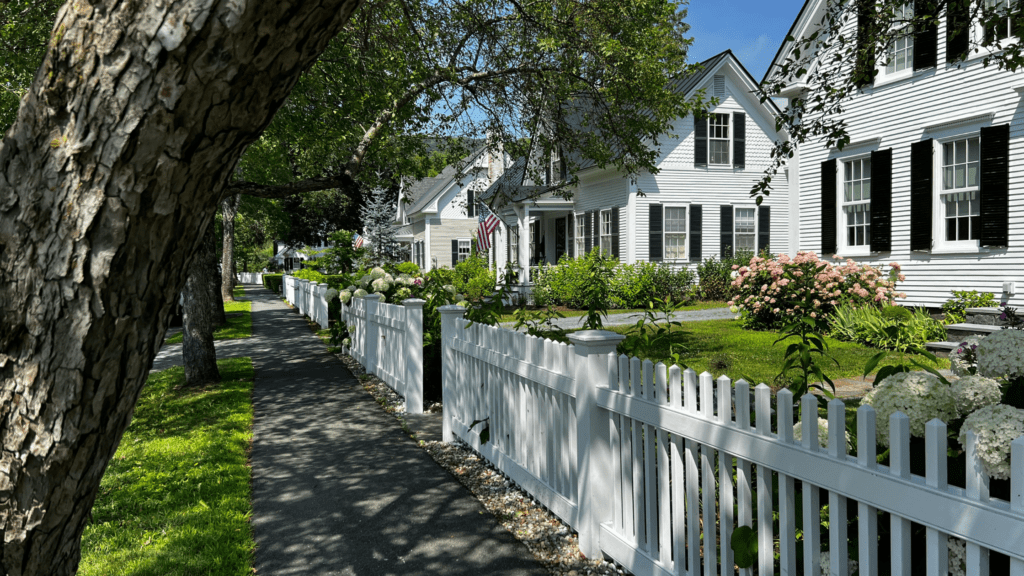 Residential vs commercial fencing comparison in Houston, TX